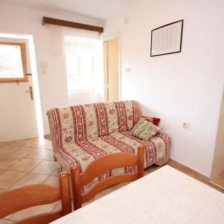 Apartment Vis 2477a Vis